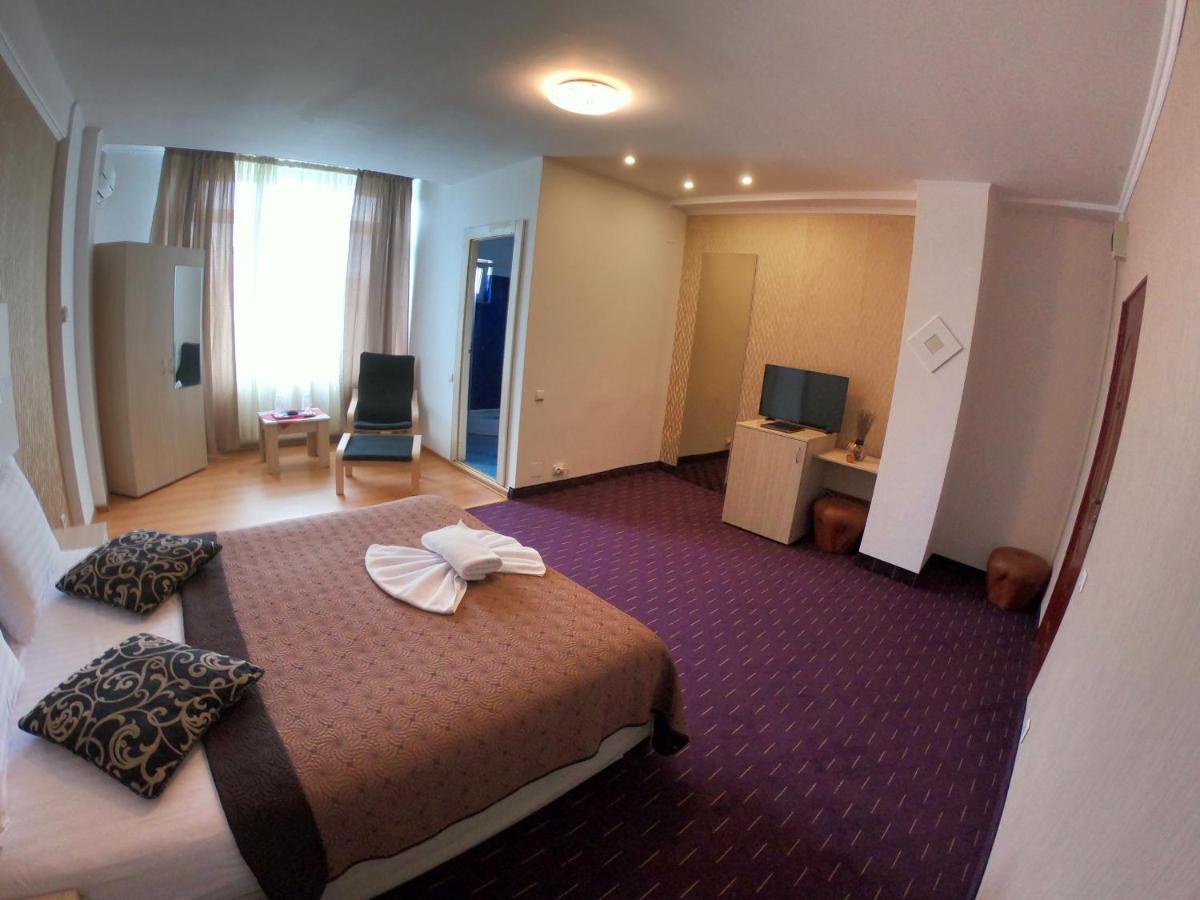 Hotel Mon Caprice Bukurešť Exteriér fotografie