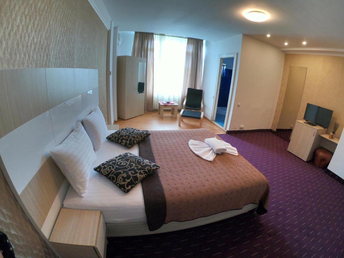 Hotel Mon Caprice Bukurešť Exteriér fotografie