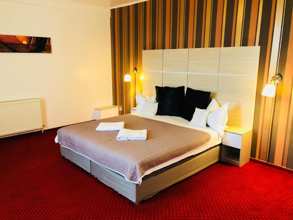 Hotel Mon Caprice Bukurešť Exteriér fotografie