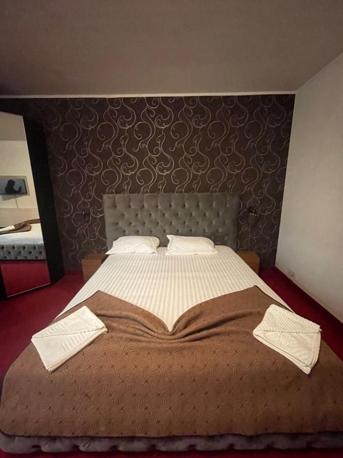 Hotel Mon Caprice Bukurešť Exteriér fotografie