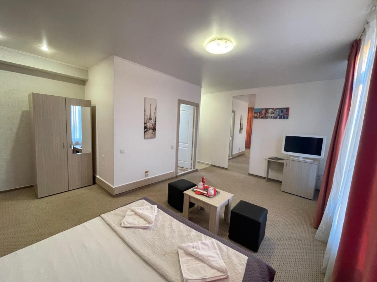 Hotel Mon Caprice Bukurešť Exteriér fotografie