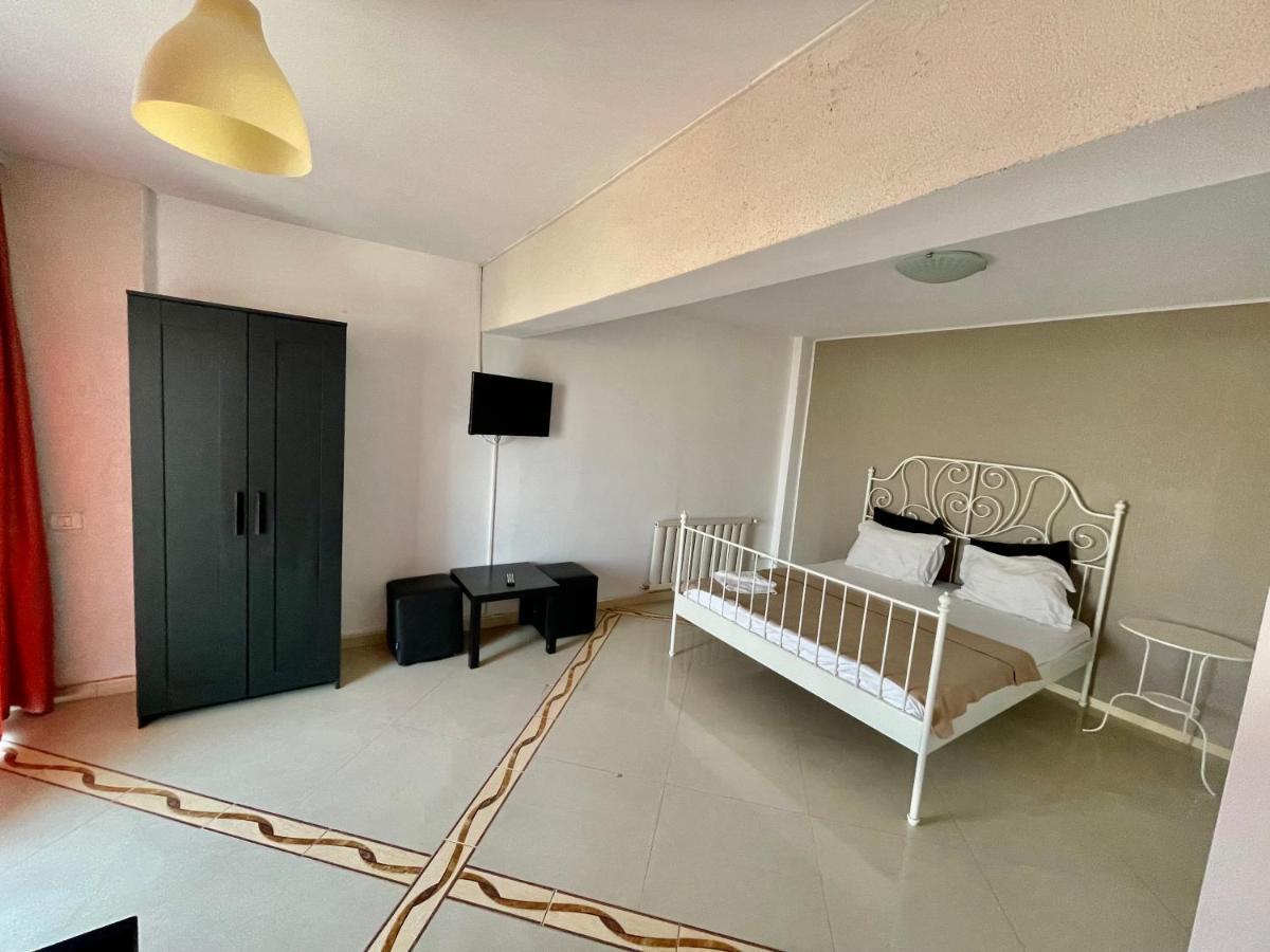 Hotel Mon Caprice Bukurešť Exteriér fotografie