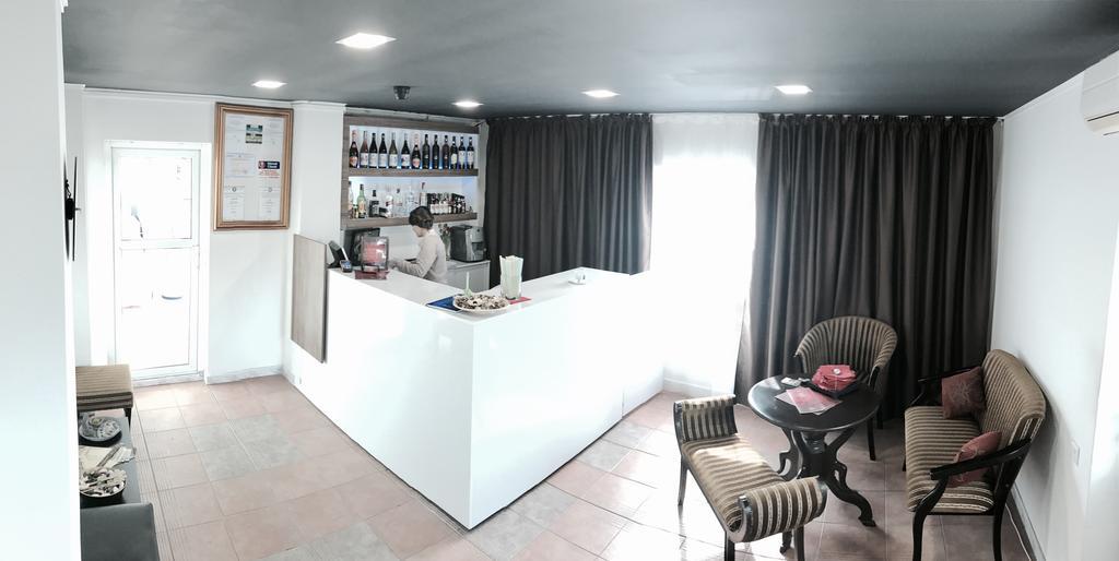 Hotel Mon Caprice Bukurešť Exteriér fotografie