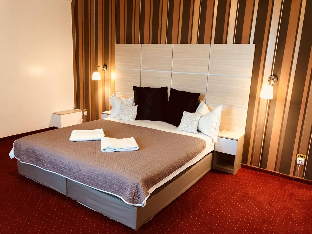 Hotel Mon Caprice Bukurešť Exteriér fotografie